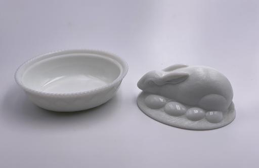 Vintage Westmoreland 'Bunny on a Nest' in Milk White (Large) image 1