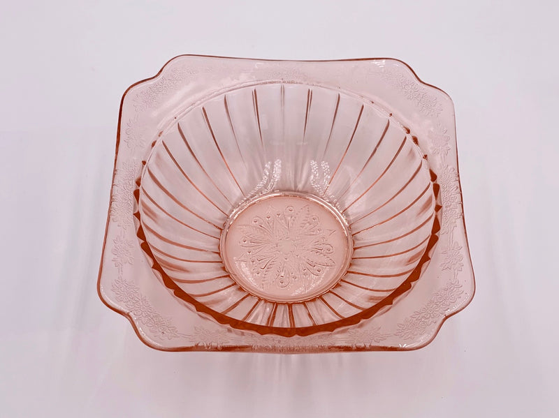 Vintage 'Poinsettia' Serving Bowl in 'Pink' image 0