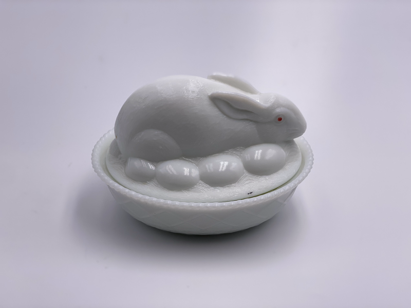 Vintage Westmoreland 'Bunny on a Nest' in Milk White (Large) image 3