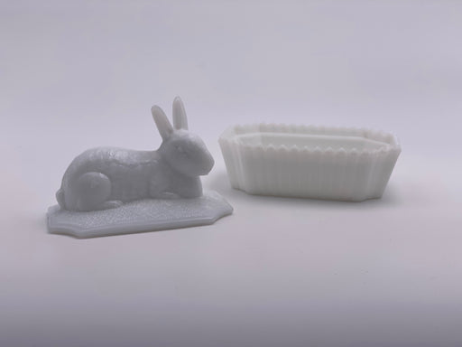 Vintage Westmoreland 'Bunny' Candy Dish in 'Milk White' image 1