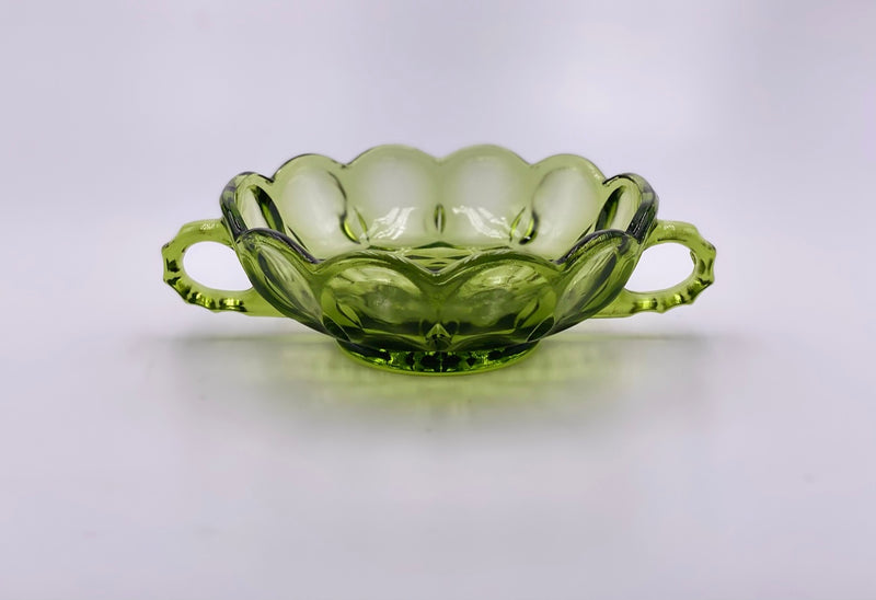 Vintage 'Mid-Century' Bowl in 'Avocado Green' image 1