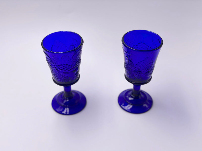 Vintage 'Strawberry & Currant' Wine Glass in 'Cobalt' image 2