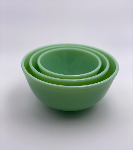 Glass Mixing Bowl Trio in 'Jadeite' image 0