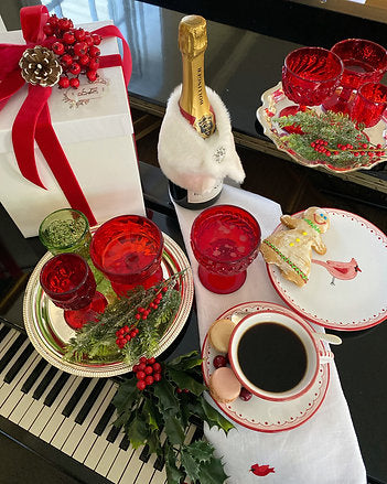 Boxed Set of (4) 'Cardinal' Teacups & Saucers