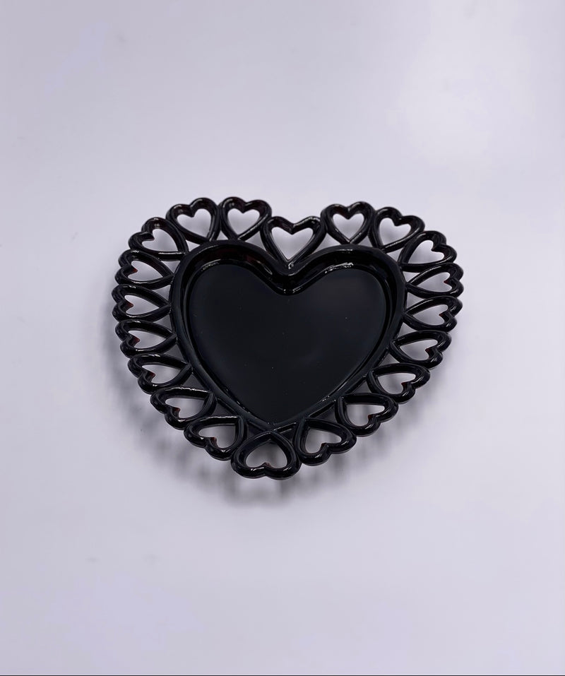 Vintage Westmoreland 'Heart Plate' in 'Black' image 2